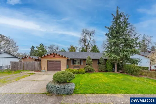 910 N 8th St, Aumsville, OR 97325