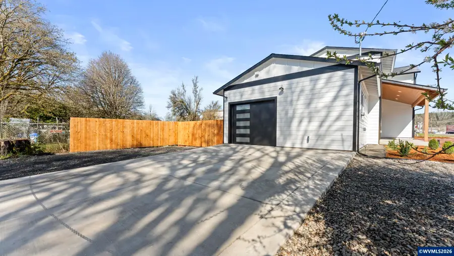 141 NE D St, Willamina, OR 97396 - #3