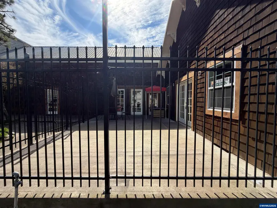 431 N Main (Unit C) St, Brownsville, OR 97327 - #3