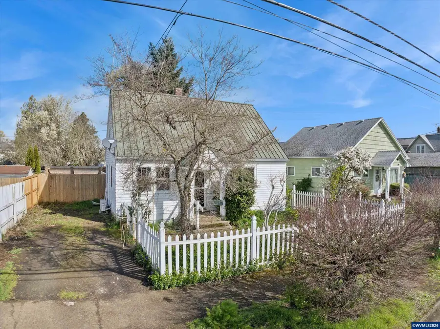 442 SE Ash St, Dallas, OR 97338 - #2