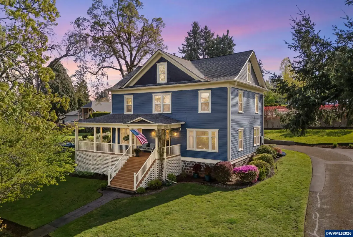 336  Hill St, Silverton, OR 97381 - #1