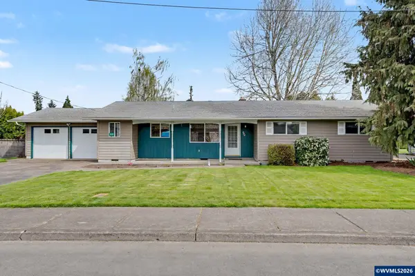 555  Sacre Ln N, Monmouth, OR 97361