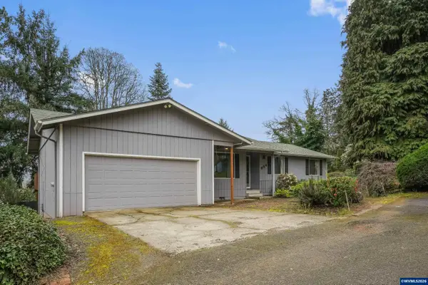 854  George St NW, Salem, OR 97304