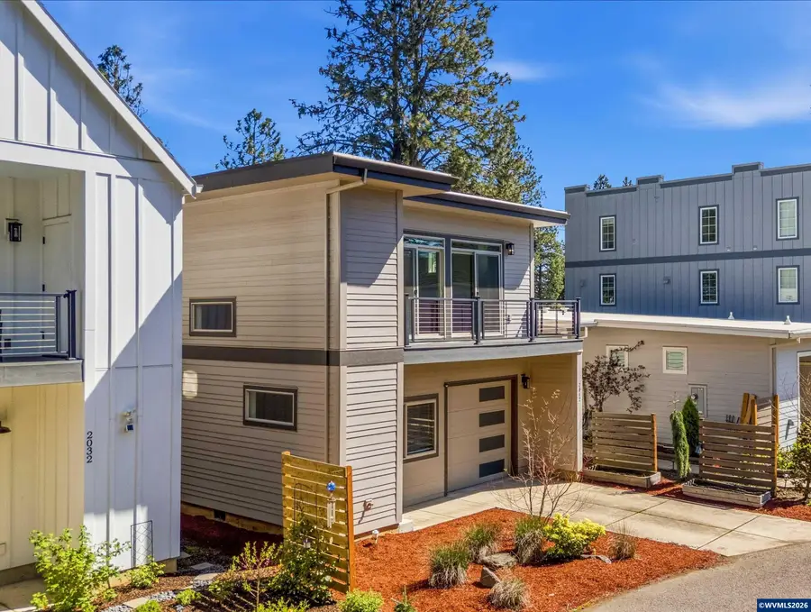 2042  Village Center Dr SE, Salem, OR 97302 - #2