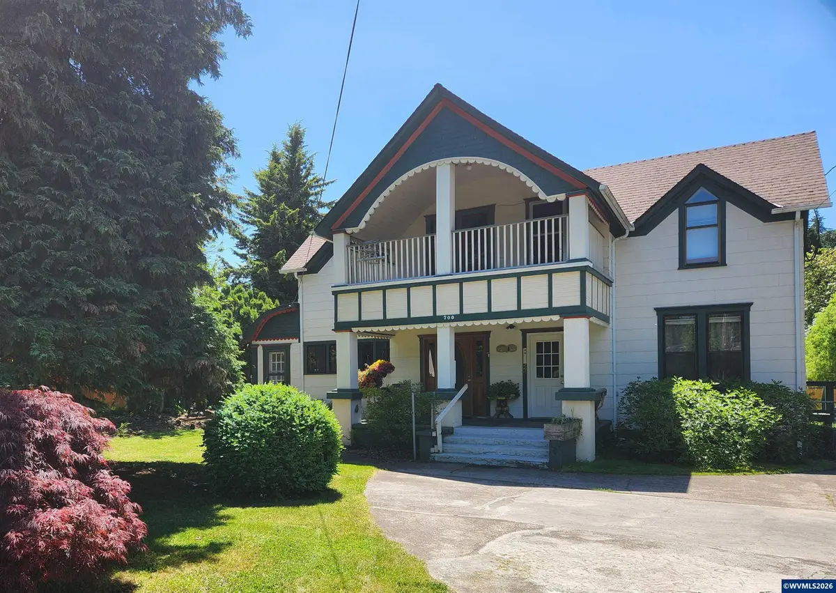 700 S Water St, Silverton, OR 97381 - #1