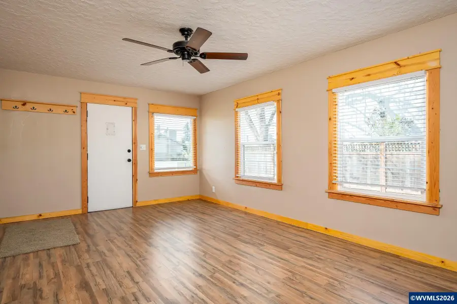 1520 N Maple St, Canby, OR 97013 - #3