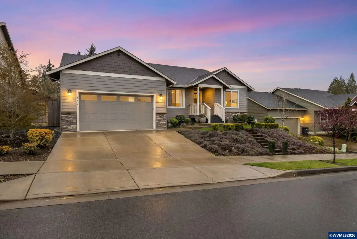 1022  Emmett Lp, Silverton, OR 97381 - #1