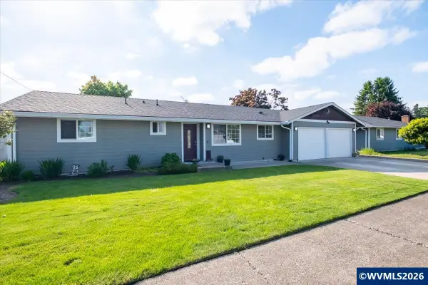 585  45th Pl NE, Salem, OR 97301