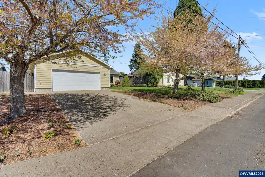 550 SE Hankel St, Dallas, OR 97338 - #2