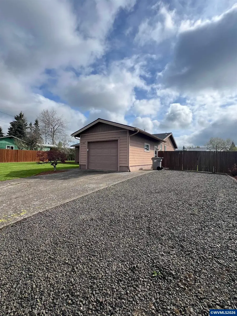 184 NW Douglas St, Dallas, OR 97338 - #2