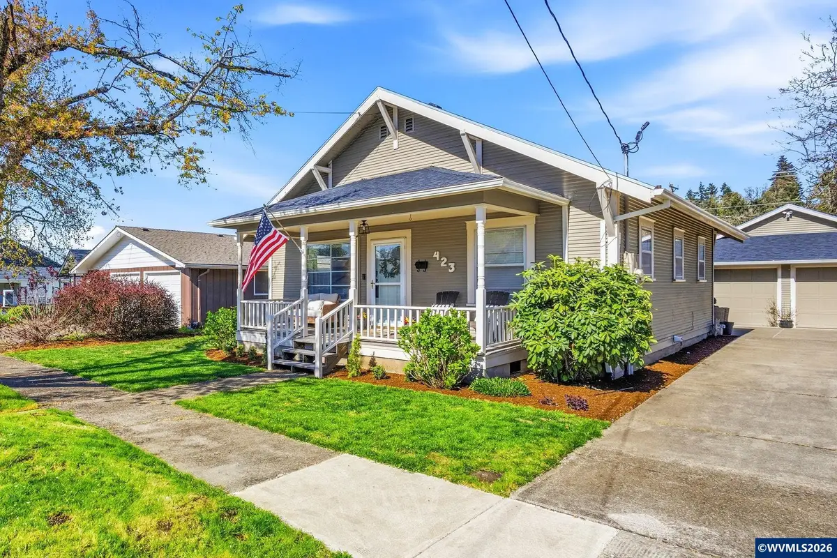 423 S 1st St, Silverton, OR 97381 - #1