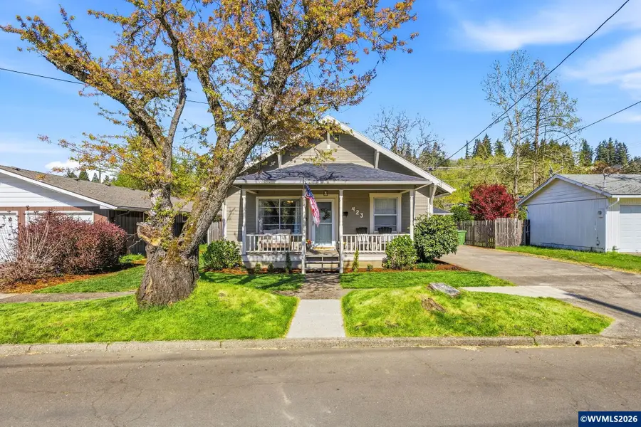 423 S 1st St, Silverton, OR 97381 - #2