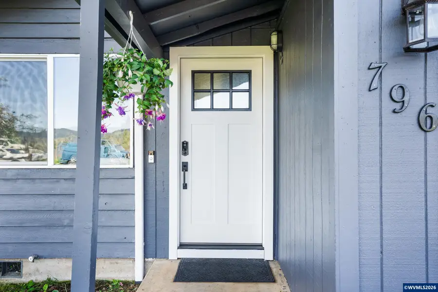 796 S R St St, Cottage Grove, OR 97424 - #3