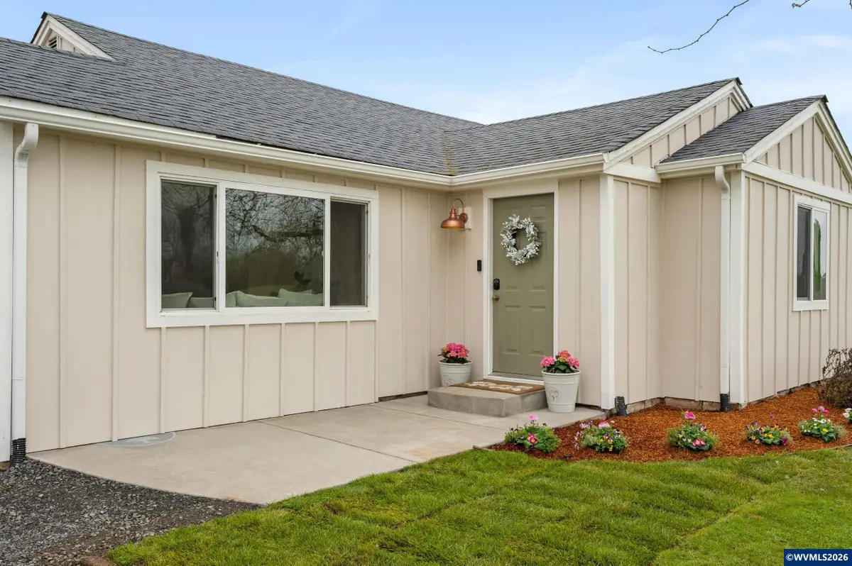 895  Burton St, Harrisburg, OR 97446 - #1