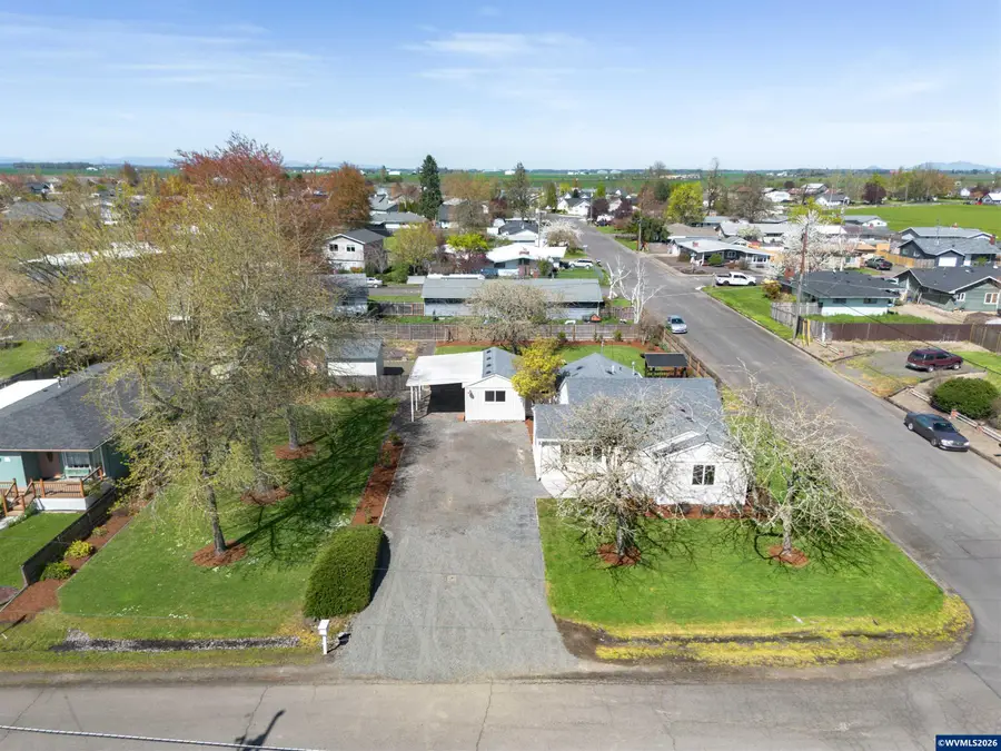 895  Burton St, Harrisburg, OR 97446 - #3