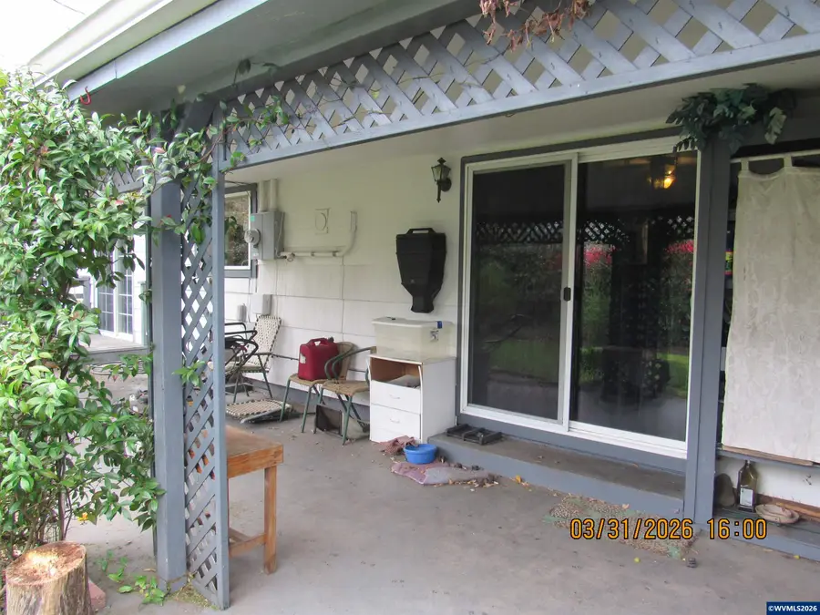 854 SW Swift Av, Mill City, OR 97360 - #2