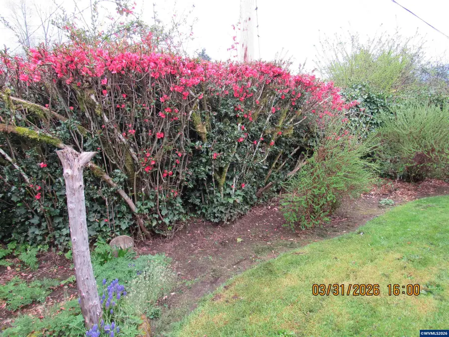 854 SW Swift Av, Mill City, OR 97360 - #3