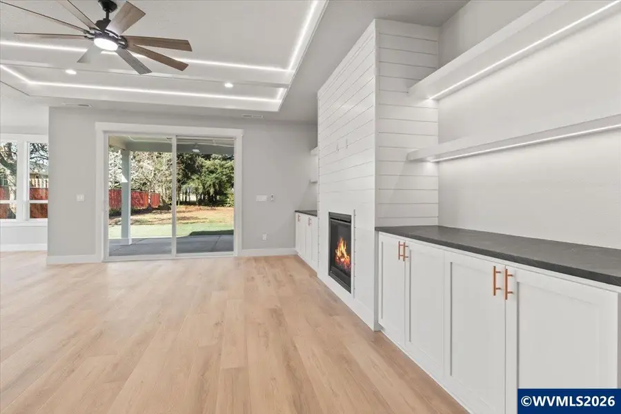 211 NE Broadway St, Sublimity, OR 97385 - #2