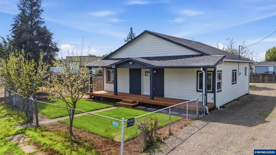 738 N Log Cabin St, Independence, OR 97351 - #2