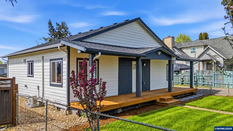 738 N Log Cabin St, Independence, OR 97351 - #3