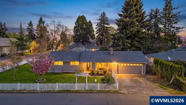 821  Johnson St, Woodburn, OR 97071