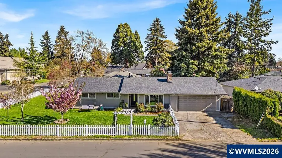 821  Johnson St, Woodburn, OR 97071 - #2