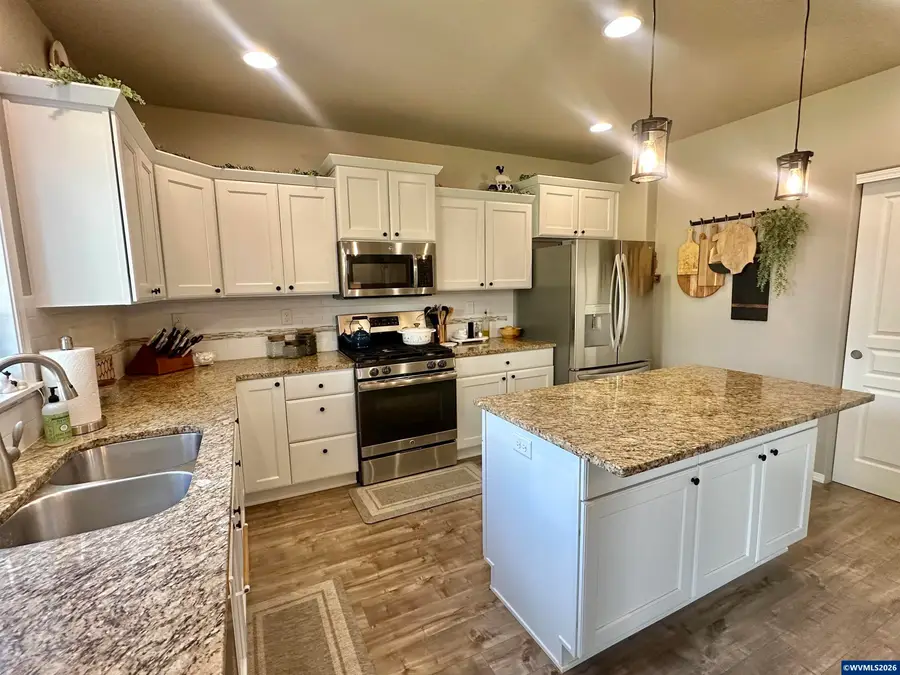 2737 NW Weather Stone St, Albany, OR 97321 - #3