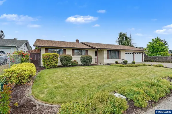 856  Royalty Dr NE, Salem, OR 97301