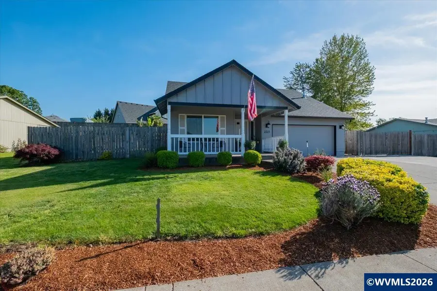 3221 NE Siuslaw Av, Albany, OR 97321 - #2