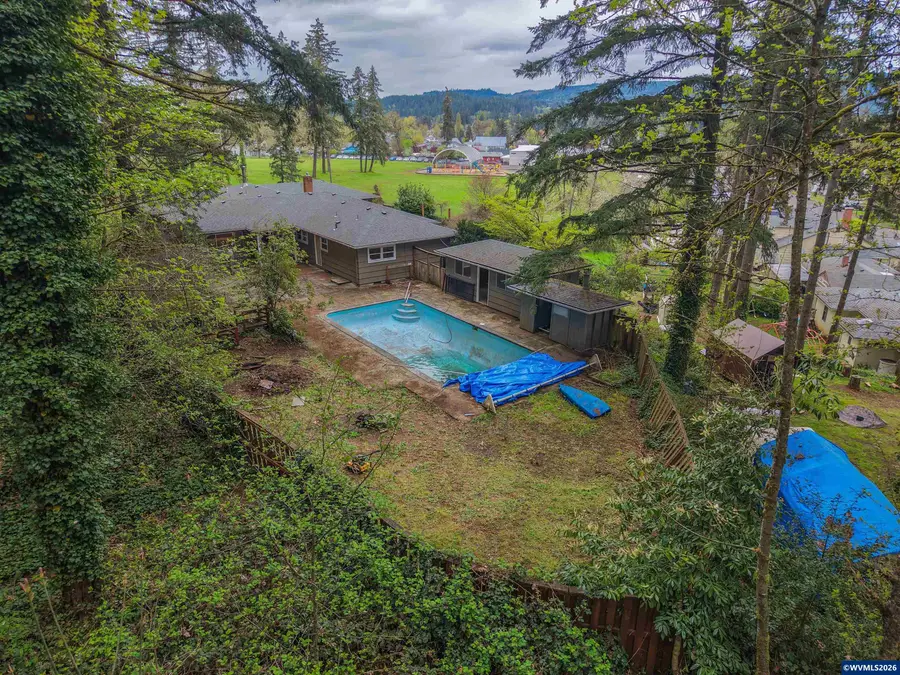 203  5th Av, Sweet Home, OR 97386 - #3