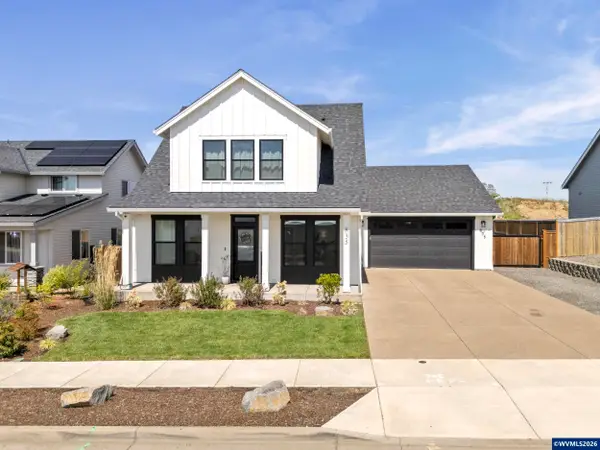 835  Reagan St, Mt Angel, OR 97362