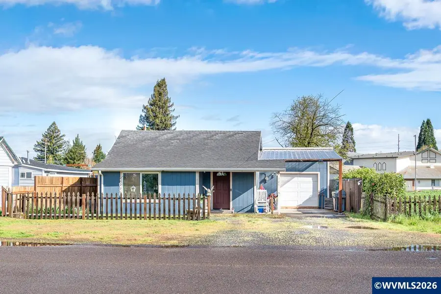 705 W B St, Lebanon, OR 97355 - #2