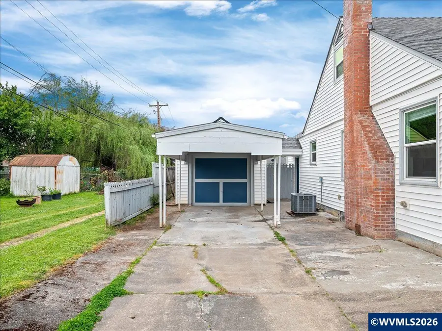 357  E St, Independence, OR 97351 - #2