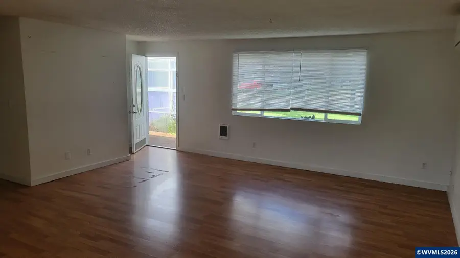 945 N 4th St, Aumsville, OR 97325 - #2