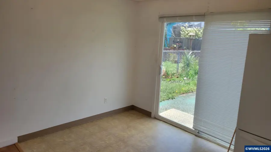 945 N 4th St, Aumsville, OR 97325 - #3