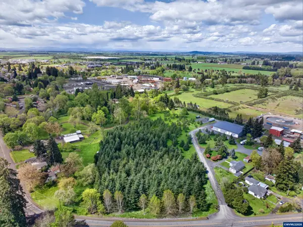37516  Beaton Ln, Lebanon, OR 97355