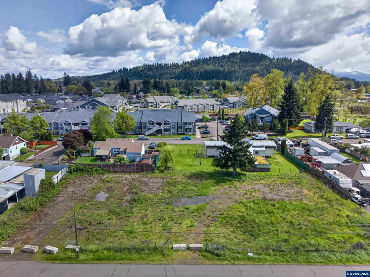 2391  Porter St, Lebanon, OR 97355 - #1