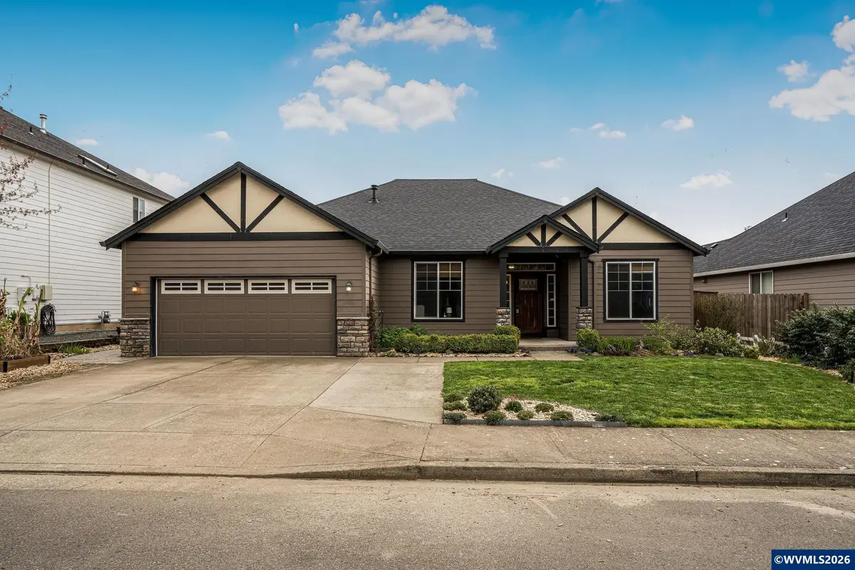 221 E 16th St, Lafayette, OR 97127 - #1
