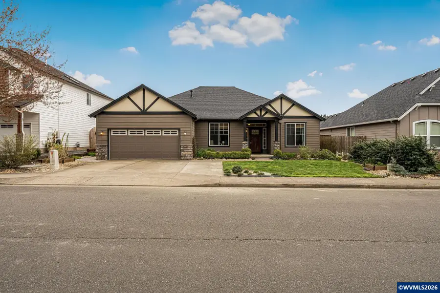 221 E 16th St, Lafayette, OR 97127 - #2