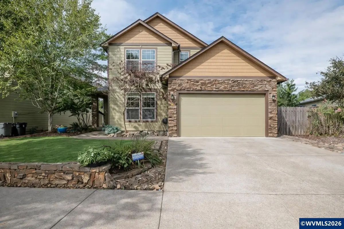 2380  Mountain River Dr, Lebanon, OR 97355 - #1