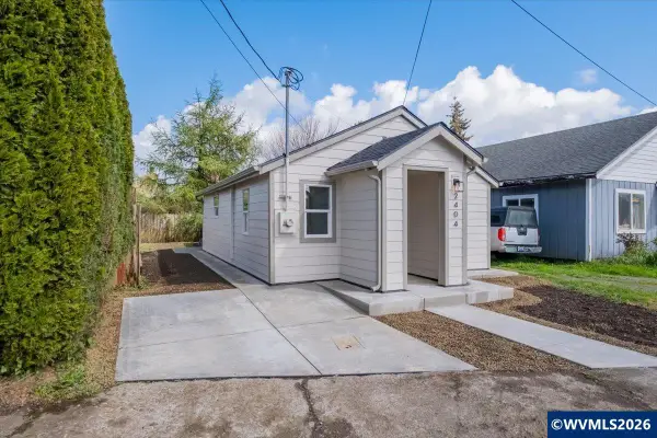 2404  10th St, Tillamook, OR 97141