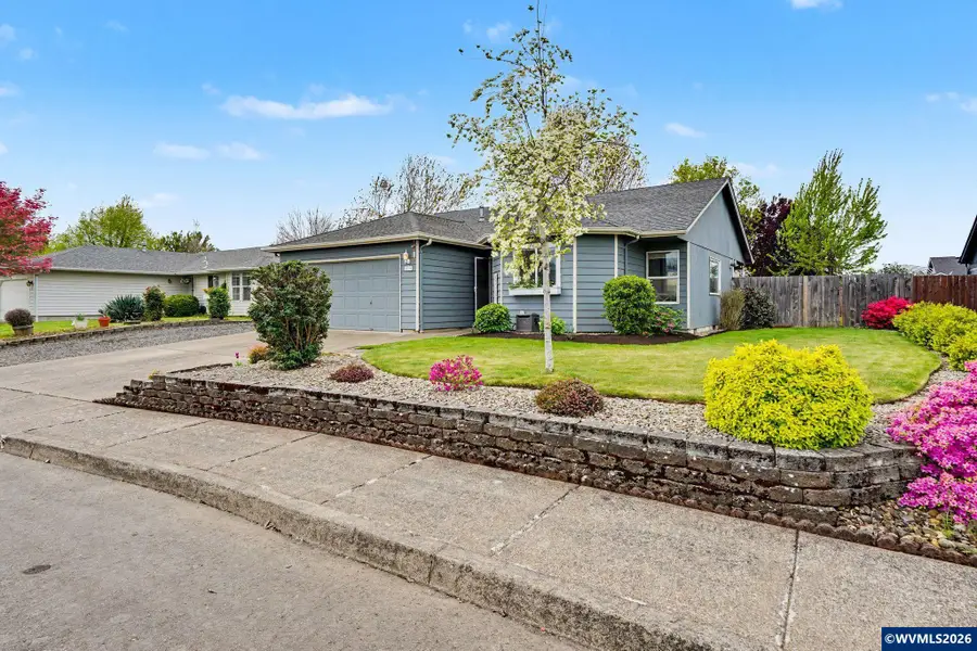 695 N 9th St, Aumsville, OR 97325 - #2