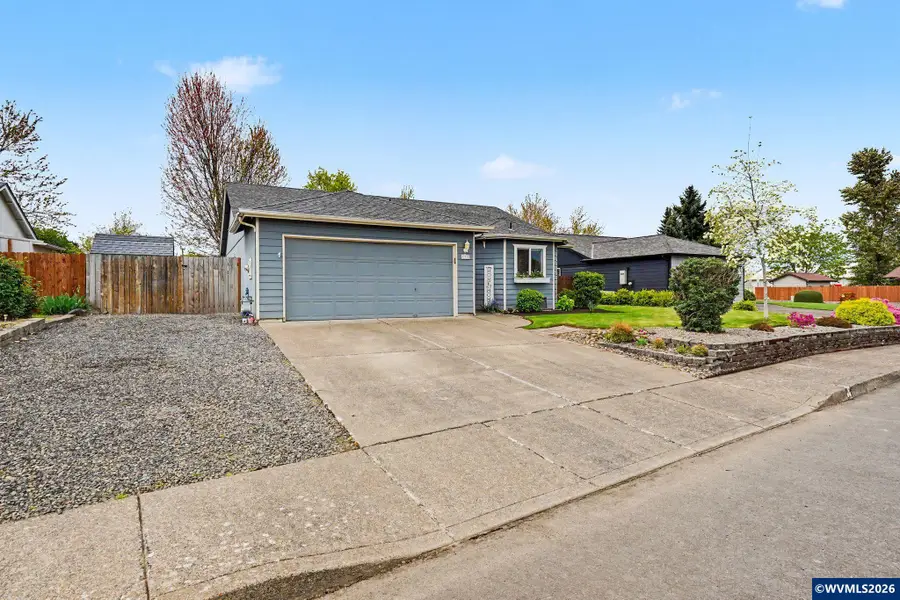 695 N 9th St, Aumsville, OR 97325 - #3