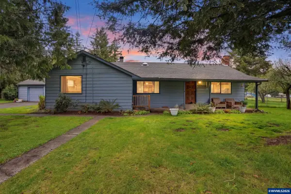 48974 SE Fairview St, Mill City, OR 97360