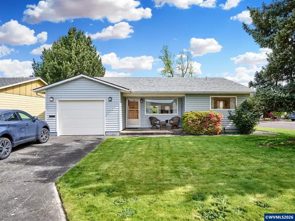 2207  Oregon Ct, Woodburn, OR 97071