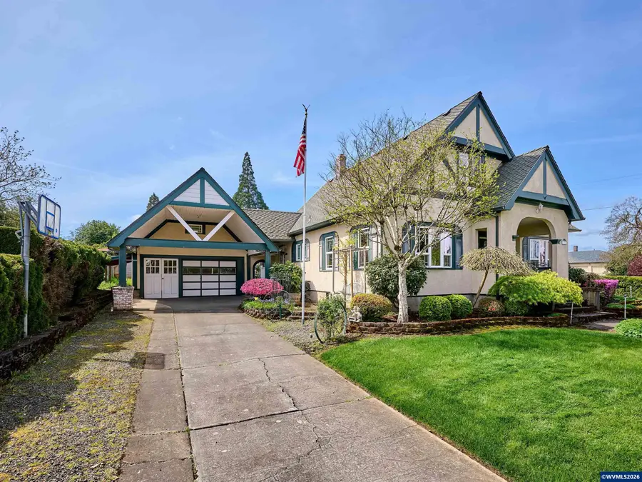 102 E 5th St, Molalla, OR 97038 - #2