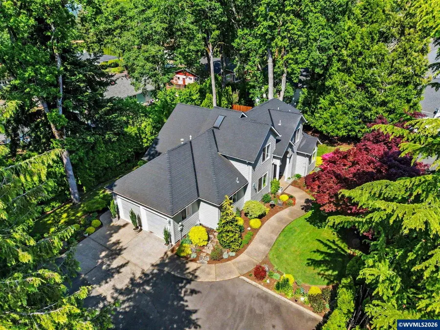 471  Edgewood Dr NE, Silverton, OR 97381 - #2