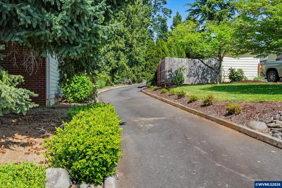 471  Edgewood Dr NE, Silverton, OR 97381 - #3