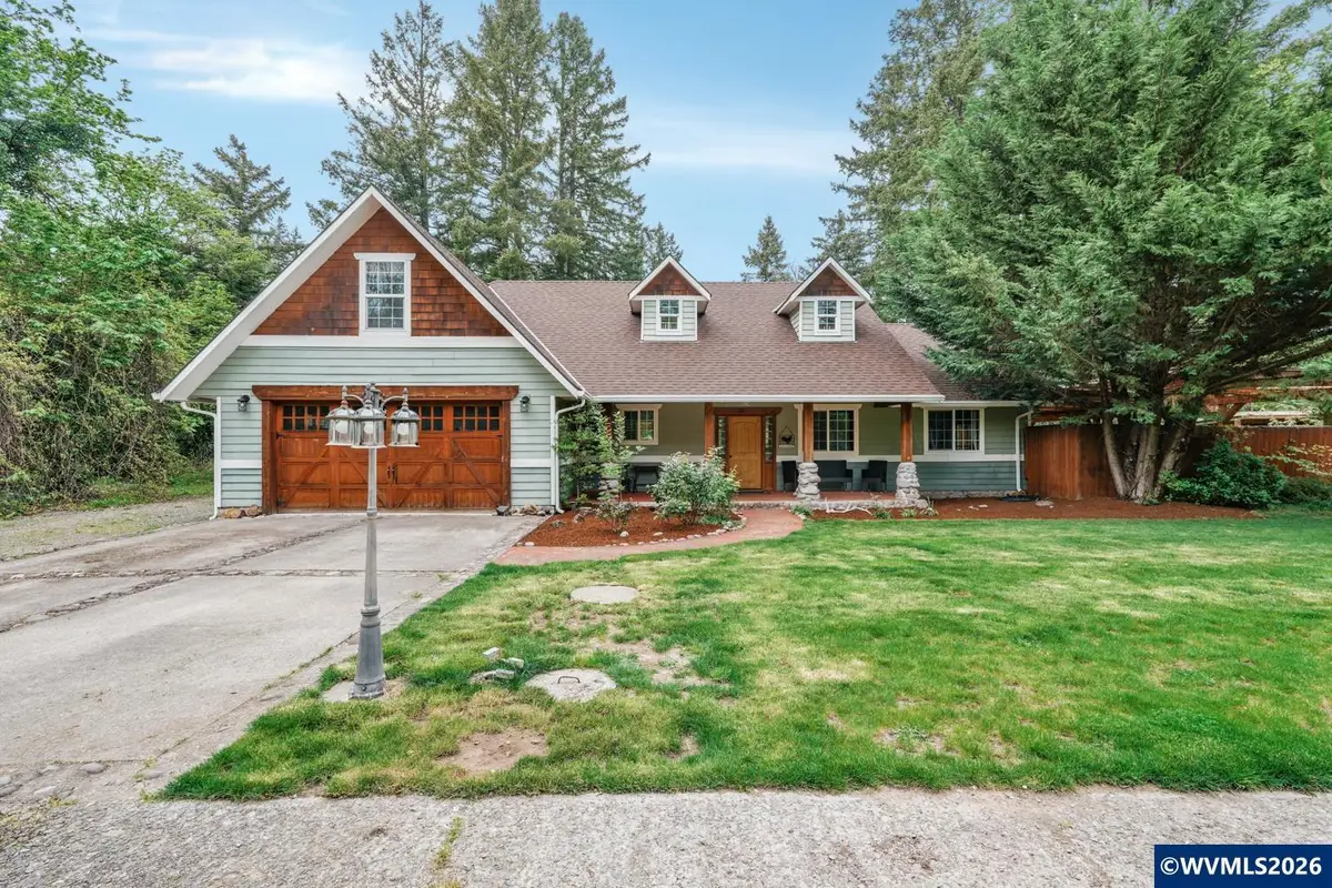 824 W Central Av, Gates, OR 97346 - #1