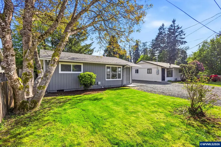1121  Spruce St, Sweet Home, OR 97386 - #2